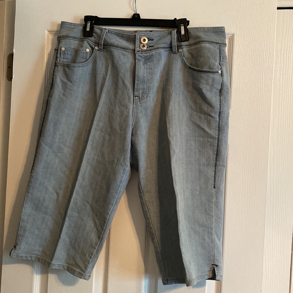 Capri jeans 👖 - Picture 2 of 5